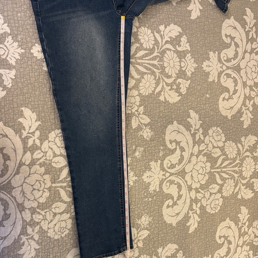 Frye Blue Denim Jeans ~ Medium Wash ~ Size 4/27 - Picture 7 of 10